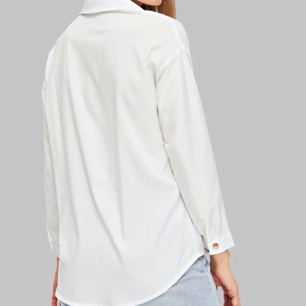 ✨HP✨ White Button Up Round Hem Shirt - Picture 3 of 3
